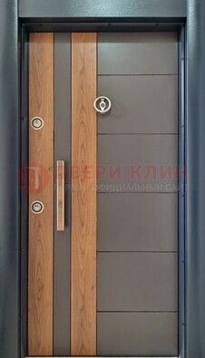 Коричневая входная дверь c МДФ панелью ЧД-01 в частный дом в Хотьково
