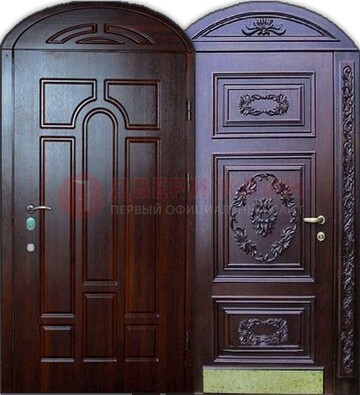 Стильная железная арочная дверь с декоративным элементом ДА-24 в Санкт-Петербурге