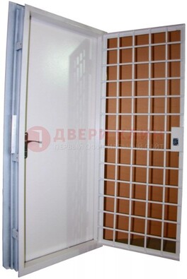 Белая стальная бронированная дверь с нитроэмалью ДБ-7 в Хотьково
