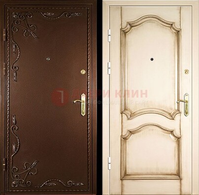 Квартирная коричневая стальная дверь с ковкой ДК-1 в Хотьково