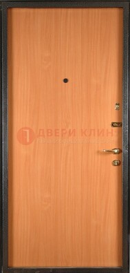 Светлая железная дверь с ламинатом ДЛ-11 в Хотьково