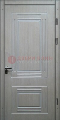 Белая металлическая дверь с МДФ ДМ-128 в Хотьково