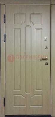 Светлая железная дверь с МДФ ДМ-21 в дом в Хотьково
