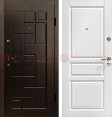 Входная дверь Коричневая металлическая филенчатая с белой МДФ внутри ДМ-241 в Хотьково