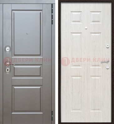 Светлая металлическая дверь с двумя МДФ панелями ДМ-458 в Сертолово