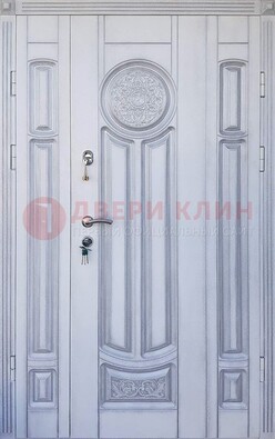 Белая двухстворчатая дверь с массивом дуба ДМД-72 в Хотьково
