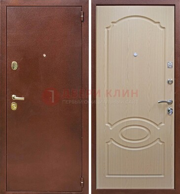 Коричневая металлическая дверь с порошковым окрасом ДП-76 в Хотьково