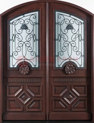 Арочная коричневая парадная дверь ДПР-66 в Хотьково