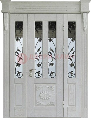 Входная парадная дверь со стеклом и ковкой в белом цвете ДПР-93 в Волоколамске
