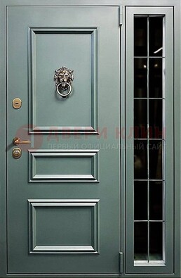 Зелёная металлическая дверь со стеклом ДС-65 в Хотьково