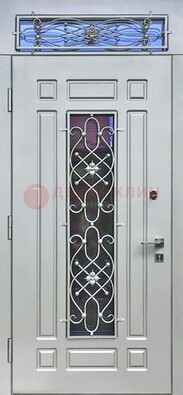 Белая железная дверь со стеклом и ковкой с верхней фрамугой ДСК-112 в Хотьково