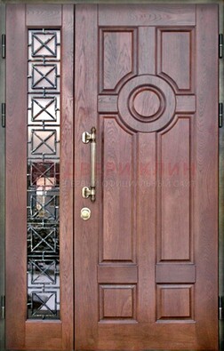 Распашная входная дверь со стеклом и ковкой ДСК-116 в Хотьково