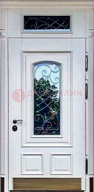 Металлическая дверь со стеклом и ковкой в белом цвете ДСК-148 в Талдоме
