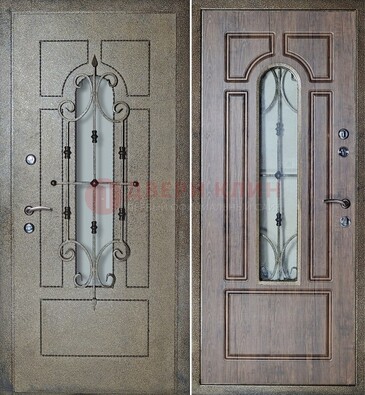 Внешняя стальная дверь со стеклом и ковкой зеленой ДСК-22 в Хотьково