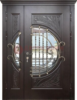 Темная стальная дверь Винорит стекло и ковка для коттеджа ДСК-273 в Сергиевом Посаде