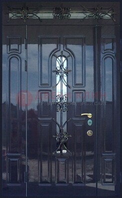 Глянцевая полуторная дверь Винорит стекло и ковка ДСК-275 в Хотьково
