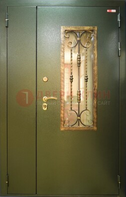 Стальная дверь со стеклом и ковкой ДСК-29 для квартиры в Хотьково