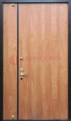Светлая тамбурная дверь ДТМ-29 в Хотьково