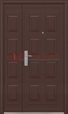Коричневая железная тамбурная дверь ДТМ-37 в Хотьково