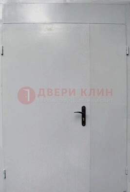 Белая металлическая тамбурная дверь ДТМ-5 в Хотьково