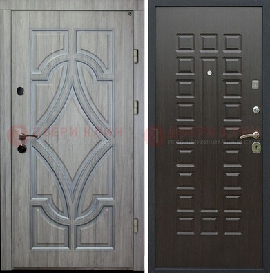 Стальная коричневая дверь с узором и виноритом Венге внутри ДВТ-131 в Хотьково