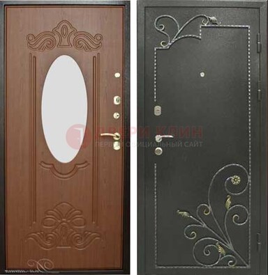 Черная входная дверь с зеркалом и ковкой ДЗ-16 в Хотьково