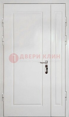 Полуторная металлическая дверь с МДФ в белом цвете ПЛ-24 в Хотьково