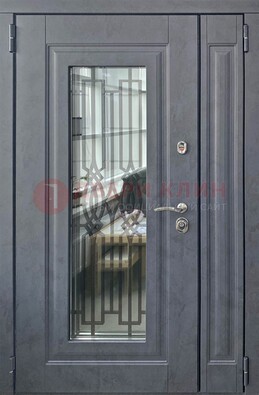 Серая стальная дверь Винорит со стеклом и ковкой ПЛ-29 в Саратове